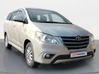 Toyota Innova 2.5 VX (Diesel) 7 Seater On Road Price, Features 