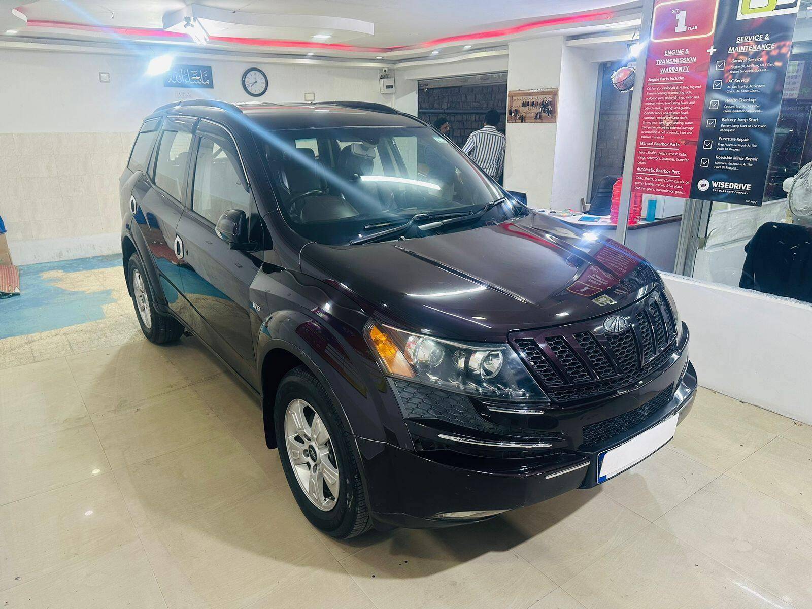 Mahindra XUV500 W8 2WD