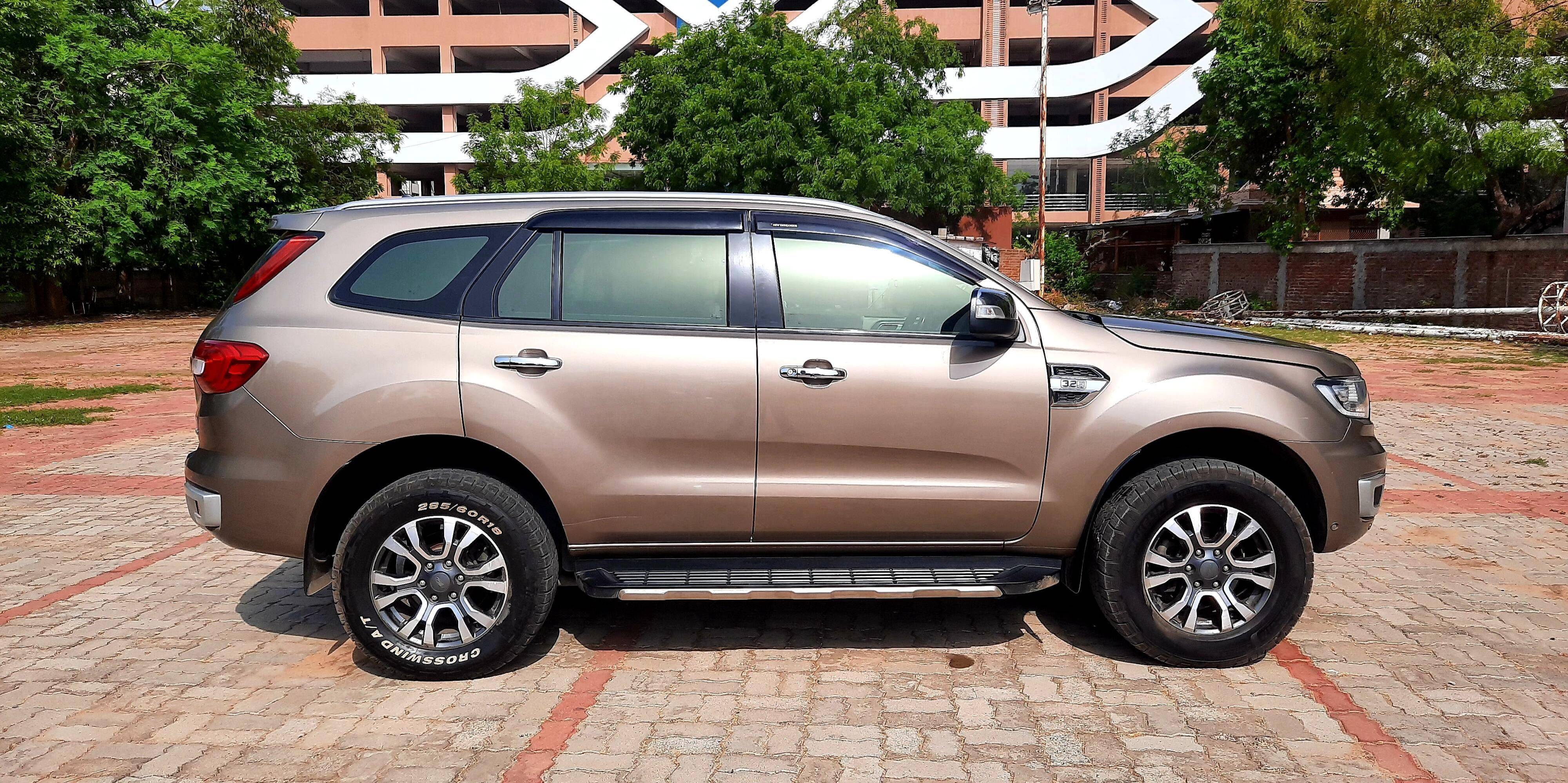 Used Ford Endeavour in Ahmedabad - 3 Second Hand Ford Endeavour for Sale