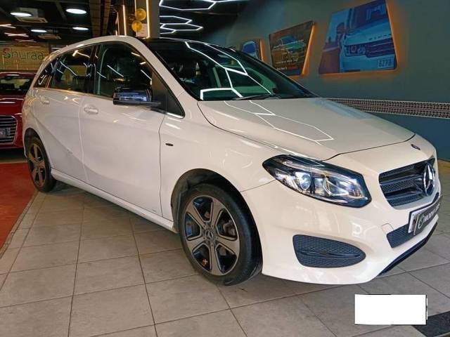 https://images10.gaadicdn.com/usedcar_image/3969401/original/processed_28c63ebe864ba6cd7bd882deb437caf8.jpg?imwidth=6401