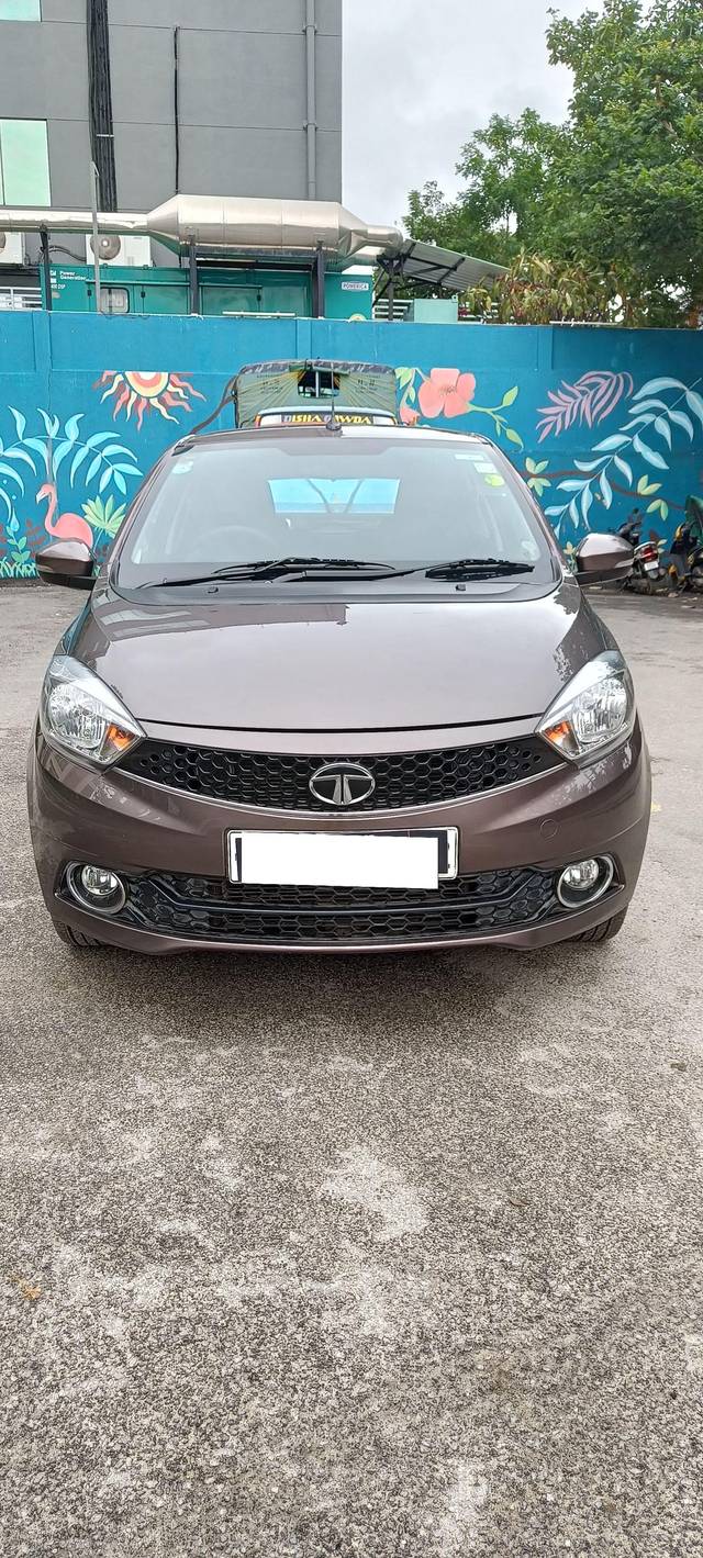 https://images10.gaadicdn.com/usedcar_image/4038701/original/processed_ccb35cf389f1ea32791272b760483ffa.jpg?imwidth=6400