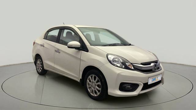 https://images10.gaadicdn.com/usedcar_image/4042069/original/5dd02fee92ef0d46ce29bbed5f74abe9.jpg?imwidth=6400