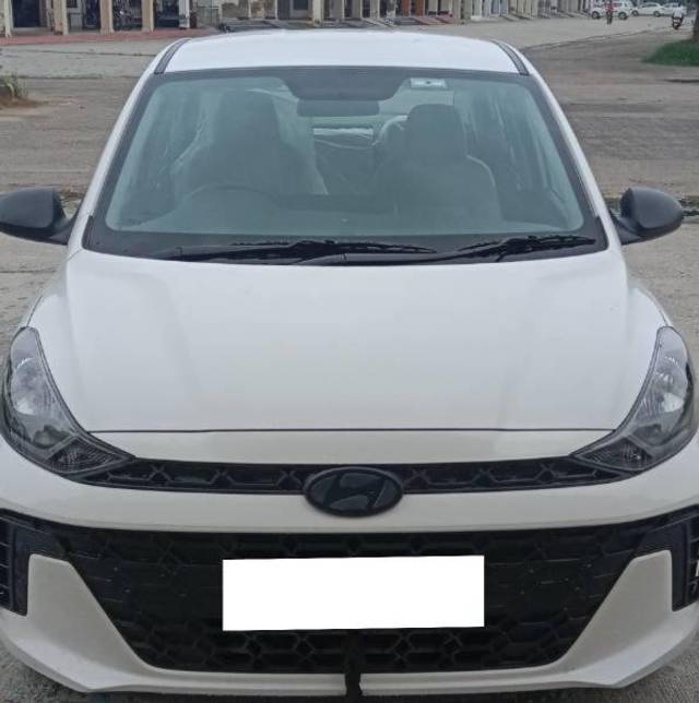 https://images10.gaadicdn.com/usedcar_image/4063658/original/processed_07e7cfb3-2a7a-4dd7-8197-30388a20f20a.jpg?imwidth=6402