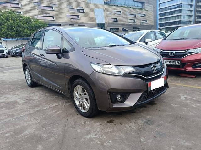 https://images10.gaadicdn.com/usedcar_image/4094834/original/processed_a27bc5dc4ae8e237e7fa064cea161188.jpg?imwidth=6400