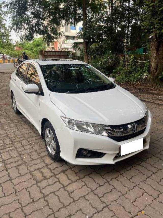 https://images10.gaadicdn.com/usedcar_image/4121613/original/processed_f6ff96da-b8be-44d4-b6e0-9605ce930323.jpg?imwidth=6401